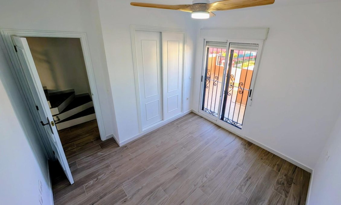Resale - Villa -
Orihuela Costa - Costa Blanca