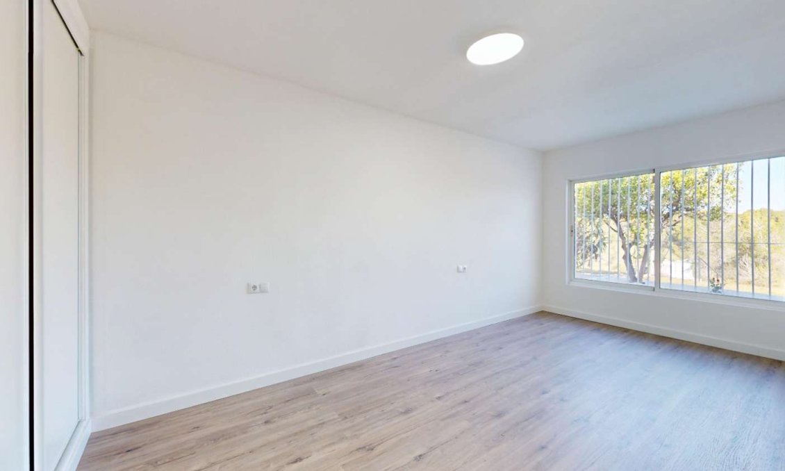 Resale - Bungalow -
Orihuela - Inland