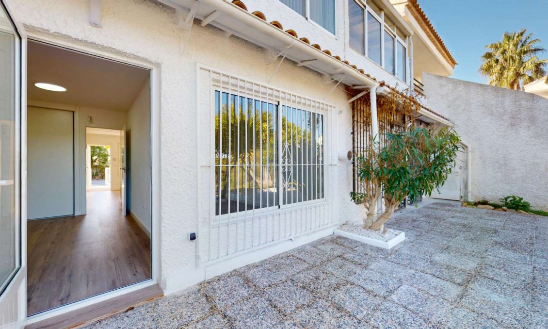 Resale - Bungalow -
Orihuela - Inland