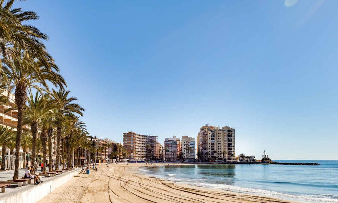 Resale - Apartment -
Torrevieja - Playa del Cura