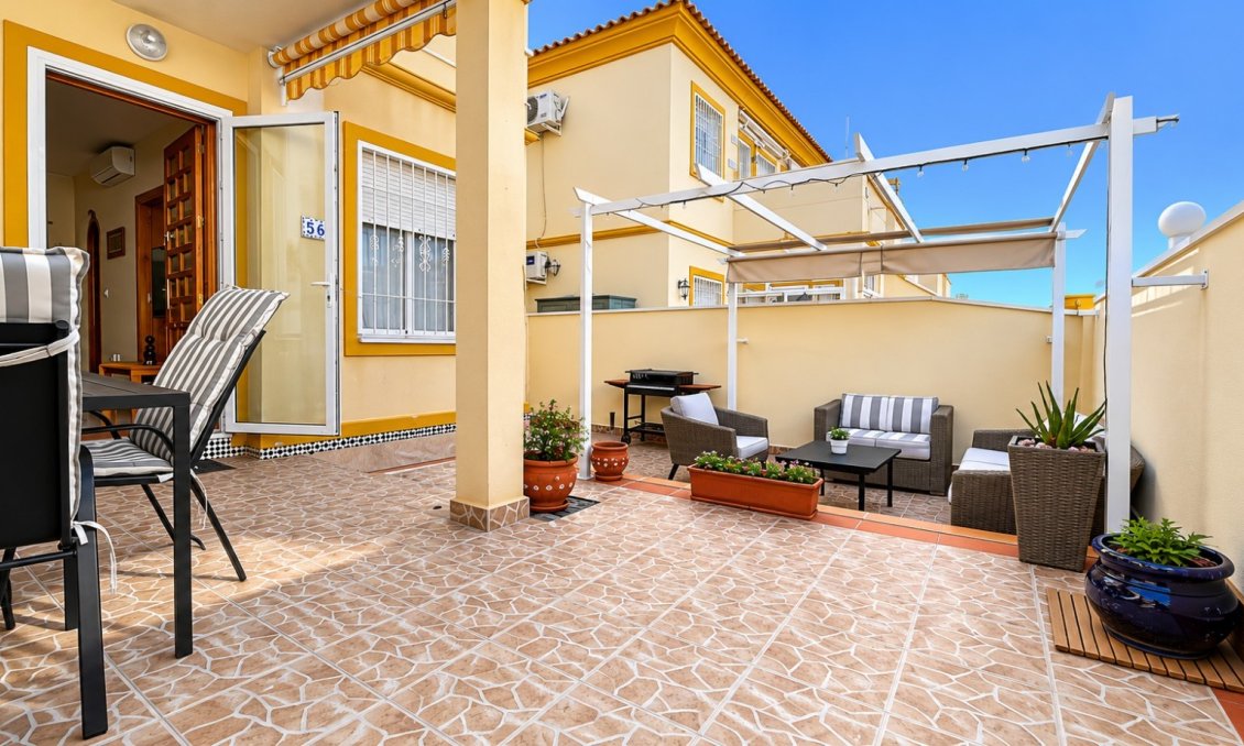Resale - Bungalow -
Orihuela Costa - Costa Blanca
