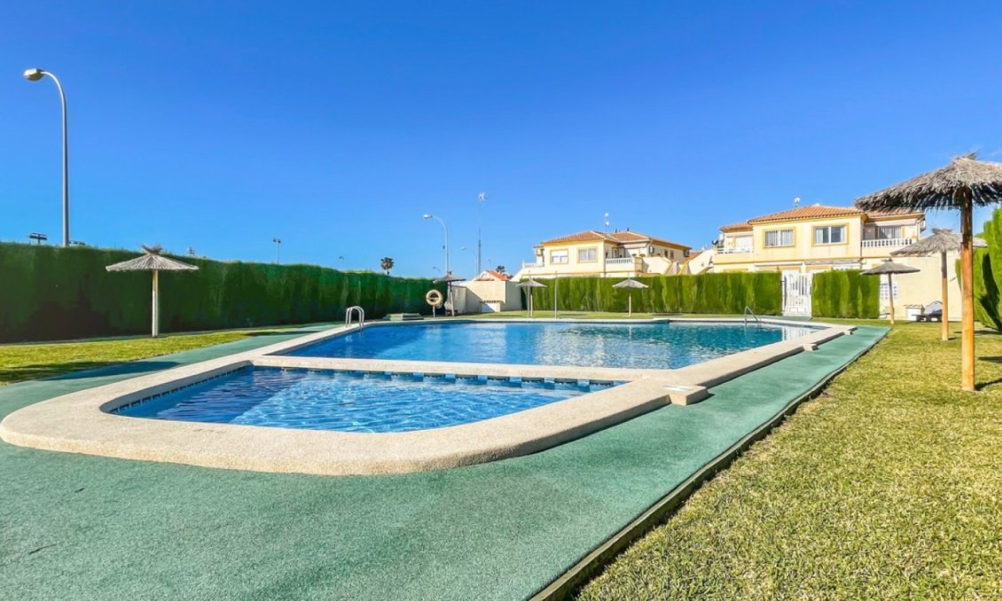 Resale - Bungalow -
Orihuela Costa - Costa Blanca