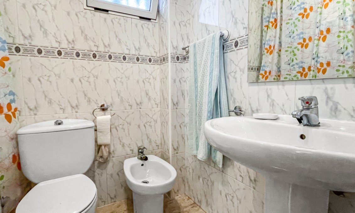 Resale - Bungalow -
Orihuela Costa - Costa Blanca