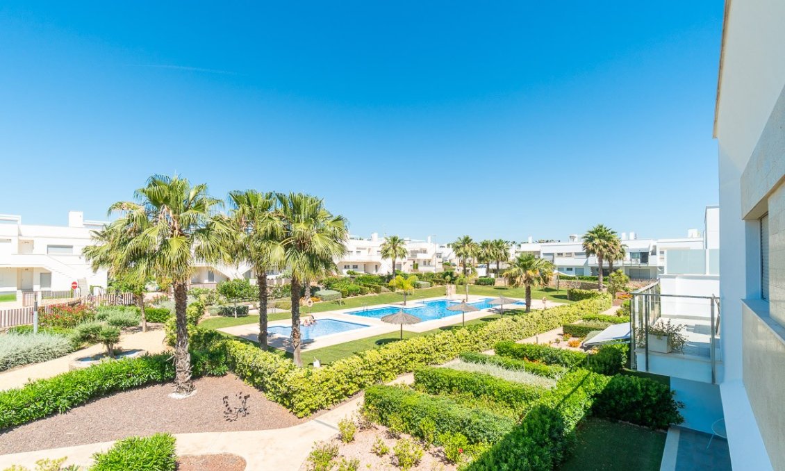 Resale - Bungalow -
Vistabella Golf Entre Naranjos - Inland