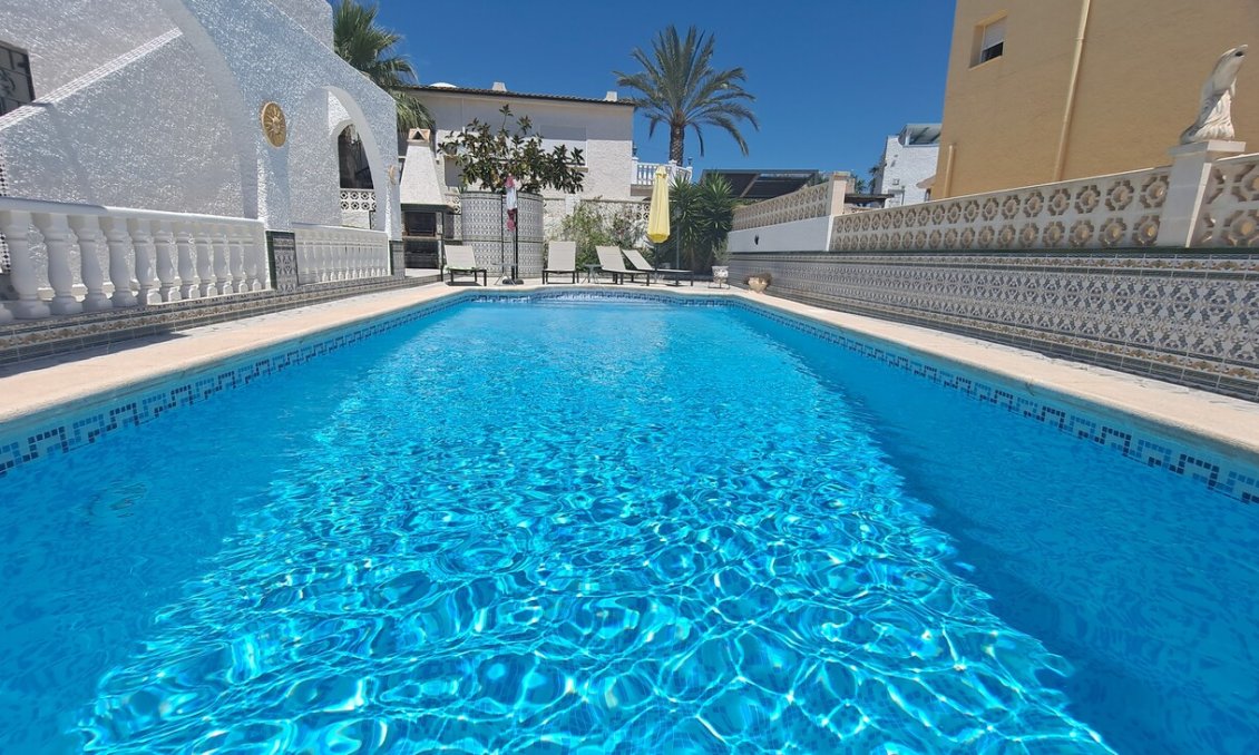 Resale - Villa -
San Miguel de Salinas - Inland