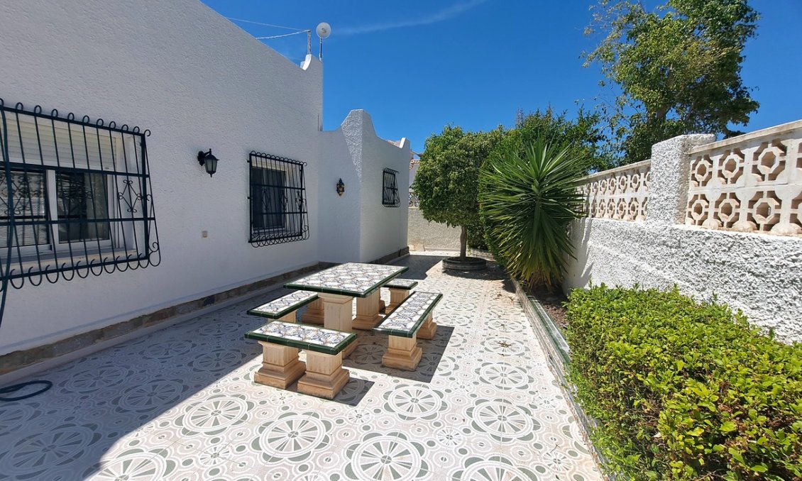 Resale - Villa -
San Miguel de Salinas - Inland
