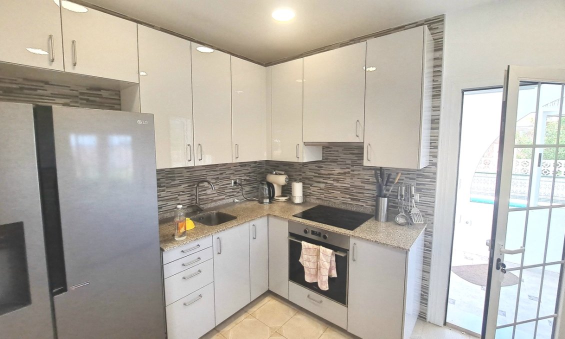 Resale - Villa -
San Miguel de Salinas - Inland