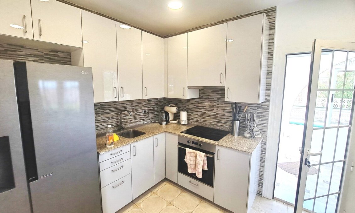 Resale - Villa -
San Miguel de Salinas - Inland
