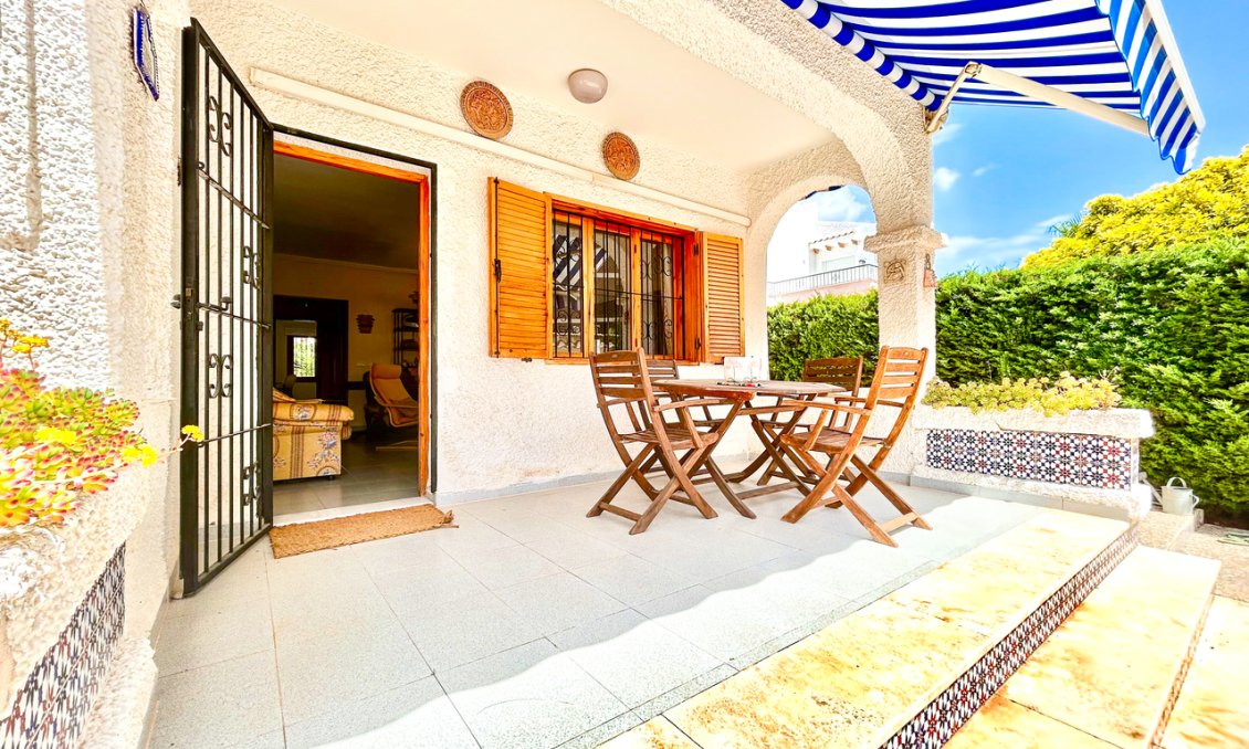 Segunda mano - Villa -
La Zenia - Costa Blanca