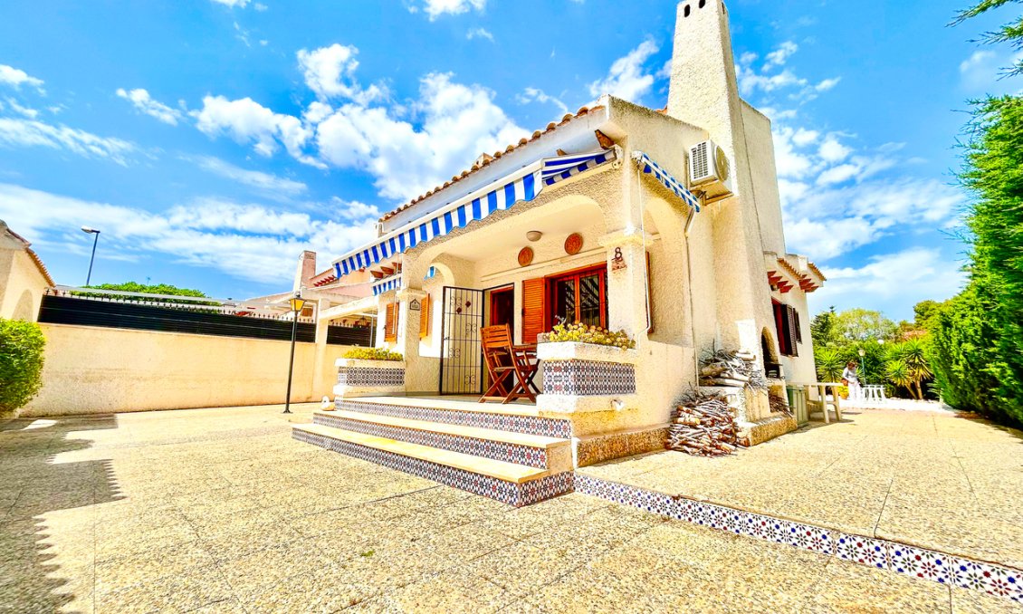 Segunda mano - Villa -
La Zenia - Costa Blanca