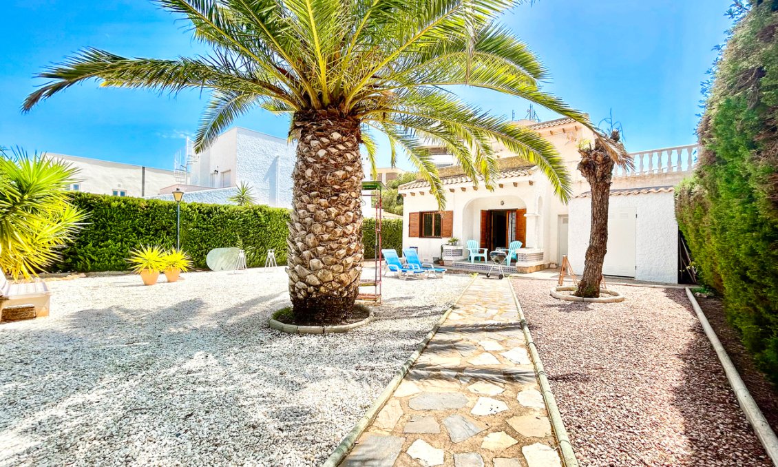 Segunda mano - Villa -
La Zenia - Costa Blanca