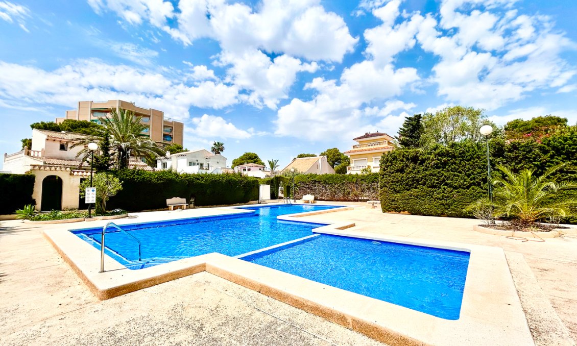 Segunda mano - Villa -
La Zenia - Costa Blanca