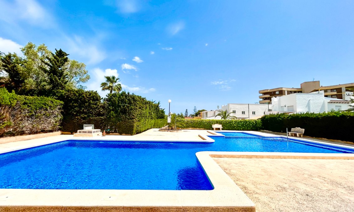 Segunda mano - Villa -
La Zenia - Costa Blanca