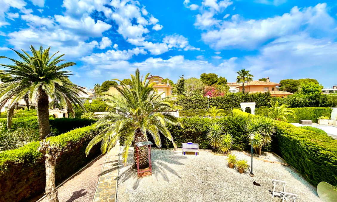 Segunda mano - Villa -
La Zenia - Costa Blanca
