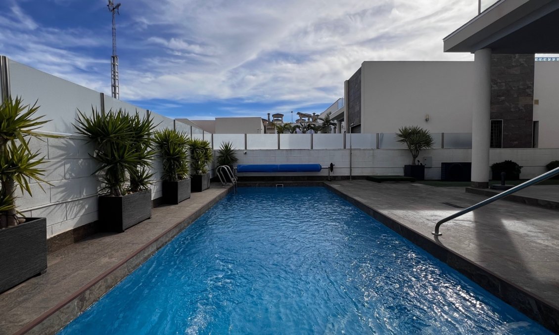 Wiederverkauf - Villa -
Orihuela Costa - Costa Blanca