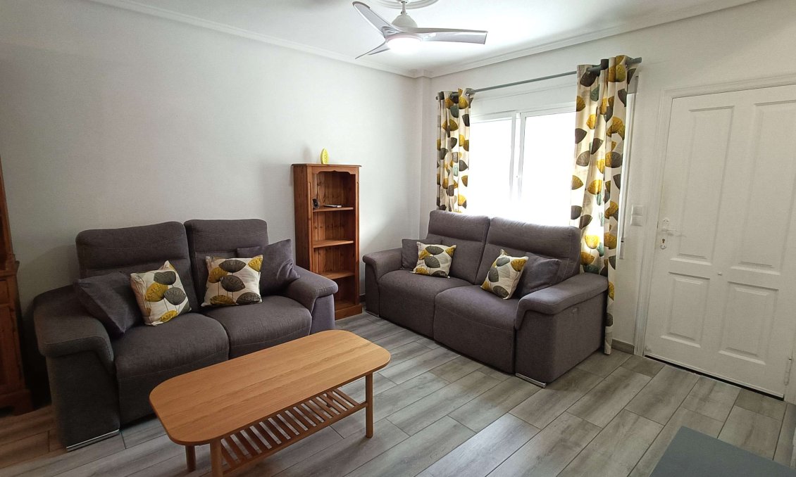 Resale - Villa -
Rojales - Inland