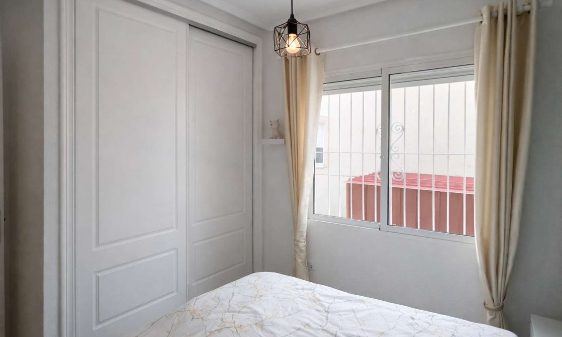 Resale - Villa -
Rojales - Inland