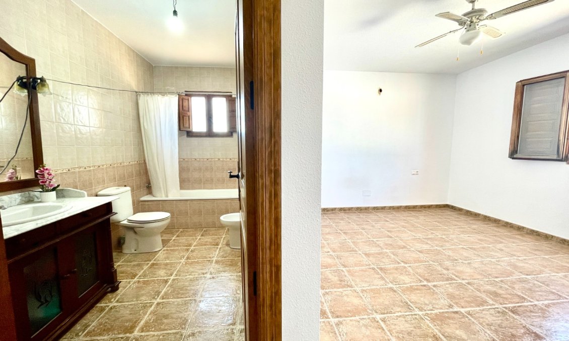 Wiederverkauf - Villa -
Catral - Costa Blanca