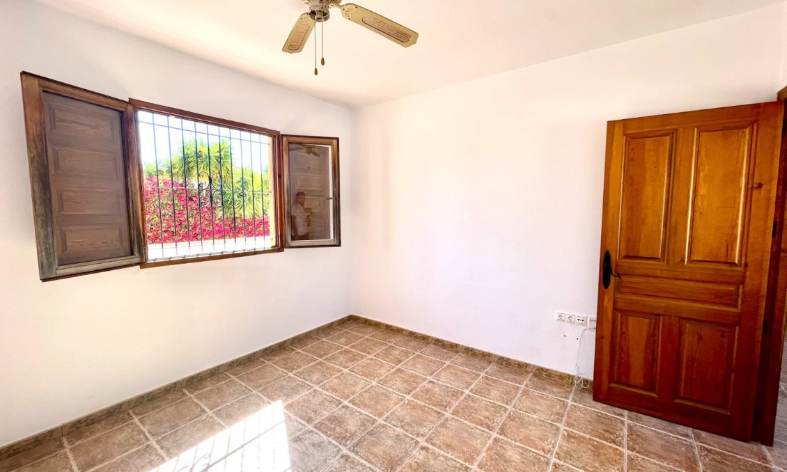 Wiederverkauf - Villa -
Catral - Costa Blanca