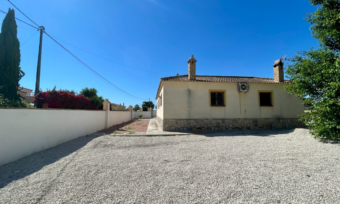 Wiederverkauf - Villa -
Catral - Costa Blanca