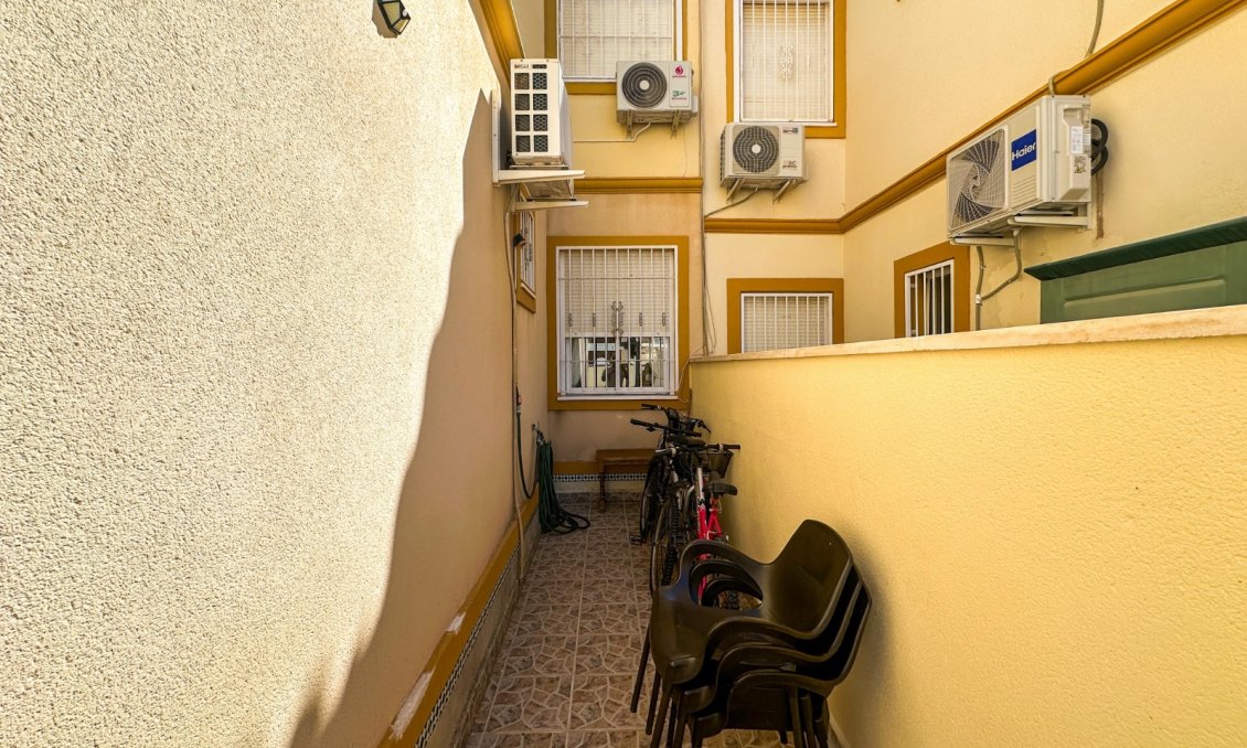Wiederverkauf - Wohnung -
Orihuela - Inland