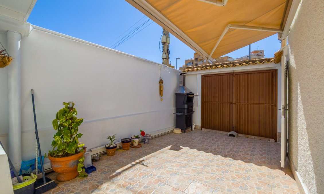 Wiederverkauf - Stadthaus -
Torrevieja - Nueva Torrevieja