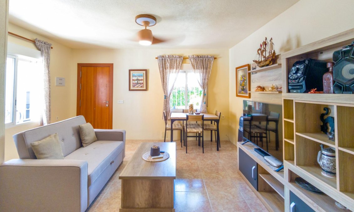 Wiederverkauf - Stadthaus -
Torrevieja - Nueva Torrevieja
