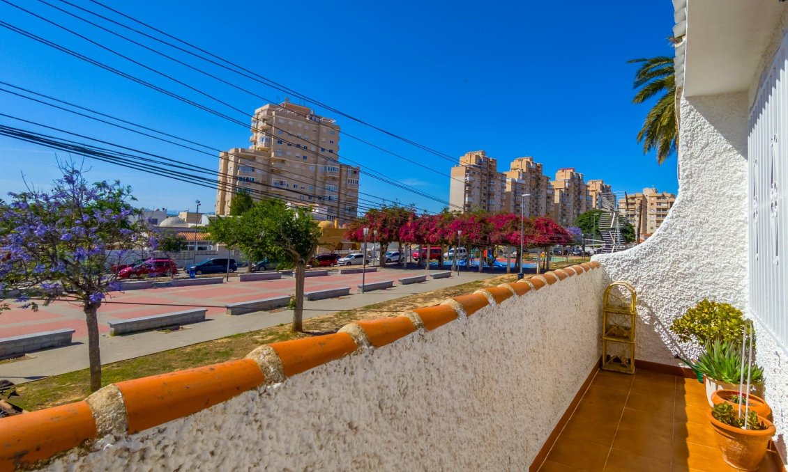 Wiederverkauf - Stadthaus -
Torrevieja - Nueva Torrevieja