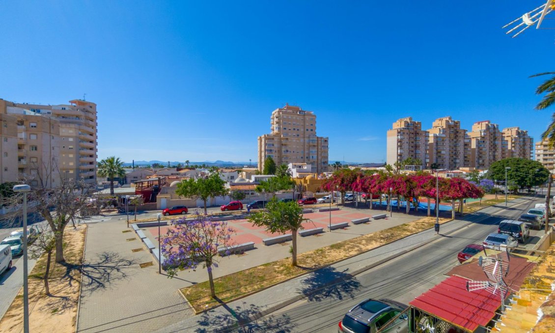Wiederverkauf - Stadthaus -
Torrevieja - Nueva Torrevieja