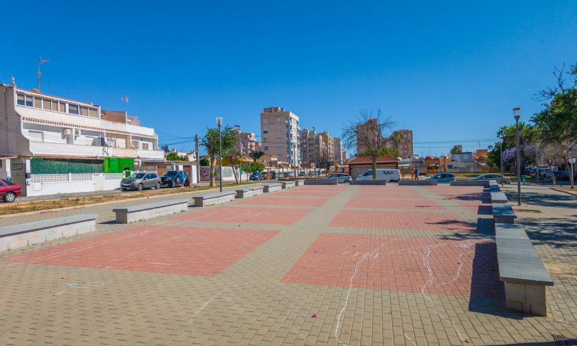 Wiederverkauf - Stadthaus -
Torrevieja - Nueva Torrevieja