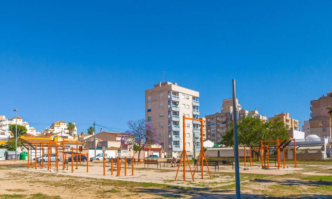 Wiederverkauf - Stadthaus -
Torrevieja - Nueva Torrevieja