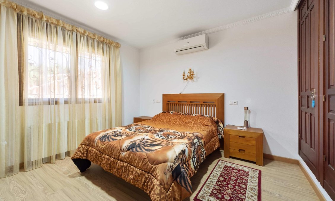 Segunda mano - Villa -
Orihuela Costa - Costa Blanca