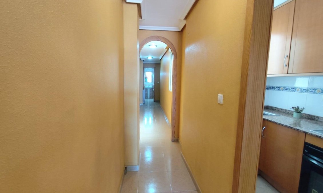 Wiederverkauf - Wohnung -
Torrevieja - Centro
