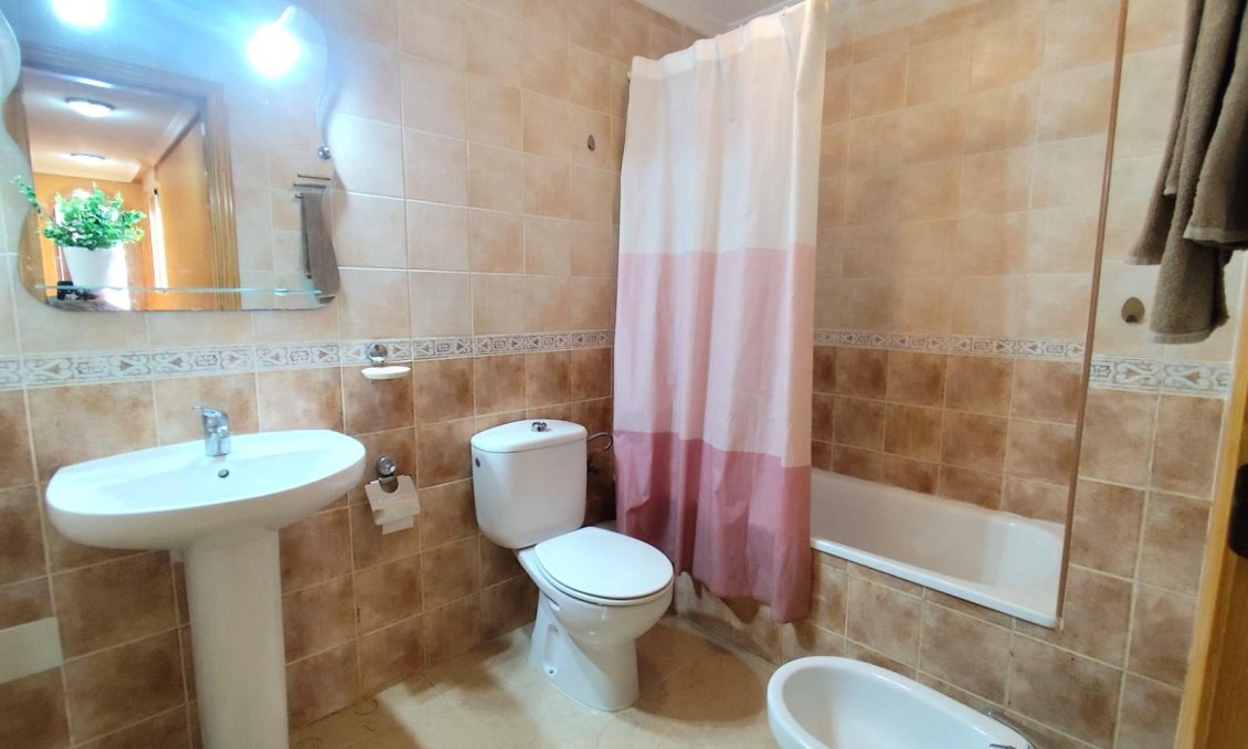 Wiederverkauf - Wohnung -
Torrevieja - Centro