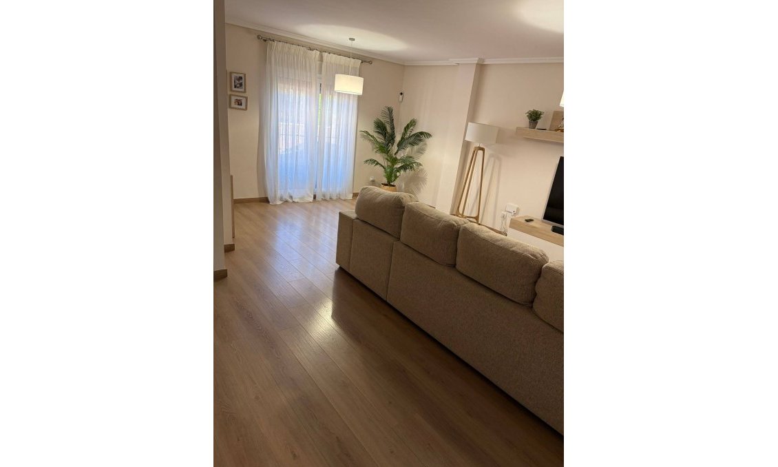Resale - Townhouse -
San Javier - La Senda Del Recuerdo
