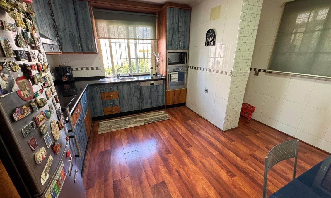 Wiederverkauf - Villa -
Torrevieja - Zona Los Frutales