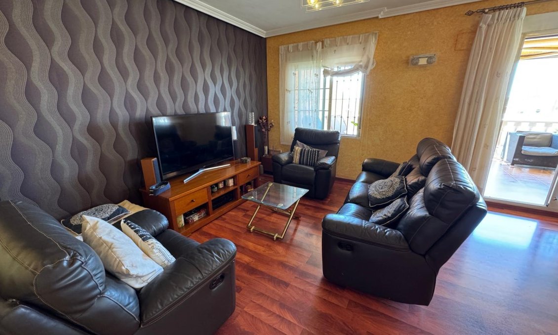 Wiederverkauf - Villa -
Torrevieja - Zona Los Frutales