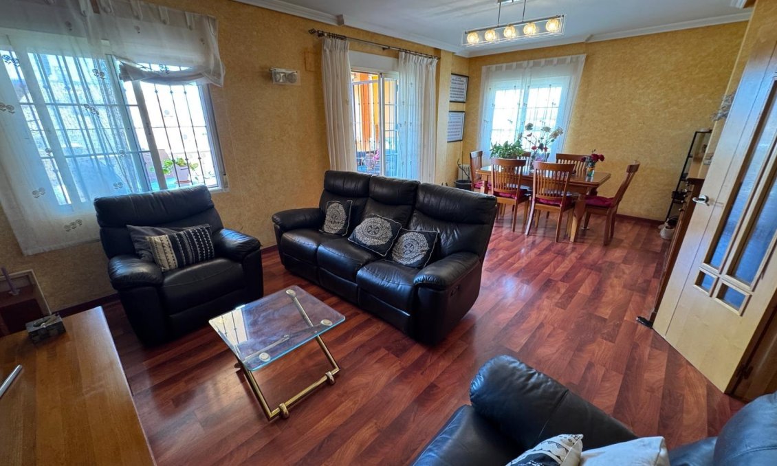 Wiederverkauf - Villa -
Torrevieja - Zona Los Frutales