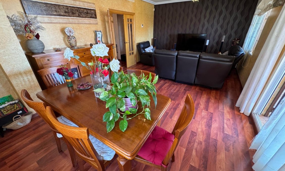 Wiederverkauf - Villa -
Torrevieja - Zona Los Frutales
