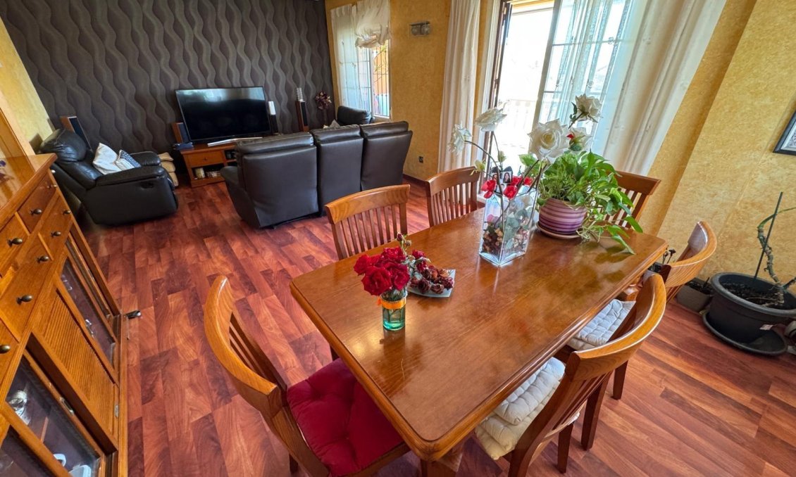 Wiederverkauf - Villa -
Torrevieja - Zona Los Frutales