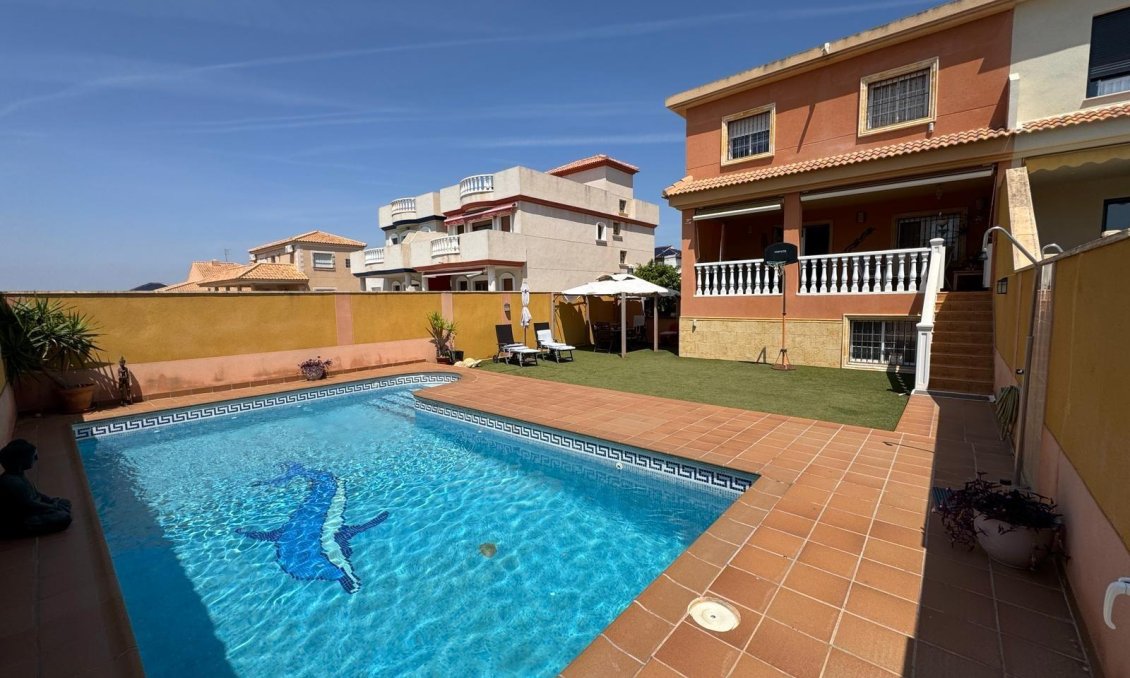 Wiederverkauf - Villa -
Torrevieja - Zona Los Frutales