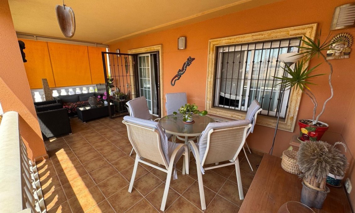 Wiederverkauf - Villa -
Torrevieja - Zona Los Frutales