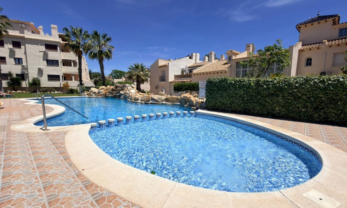 Resale - Villa -
Las Ramblas Golf - Inland