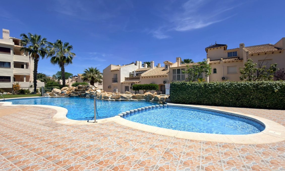Resale - Villa -
Las Ramblas Golf - Inland
