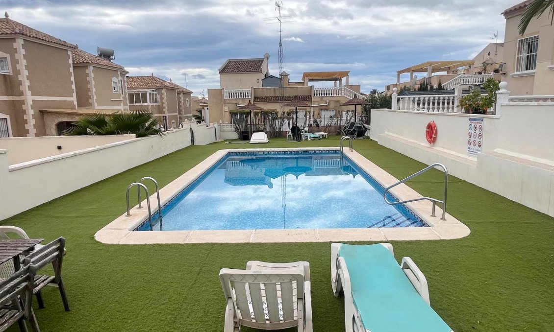 Resale - Duplex -
San Miguel de Salinas - Las Filipinas