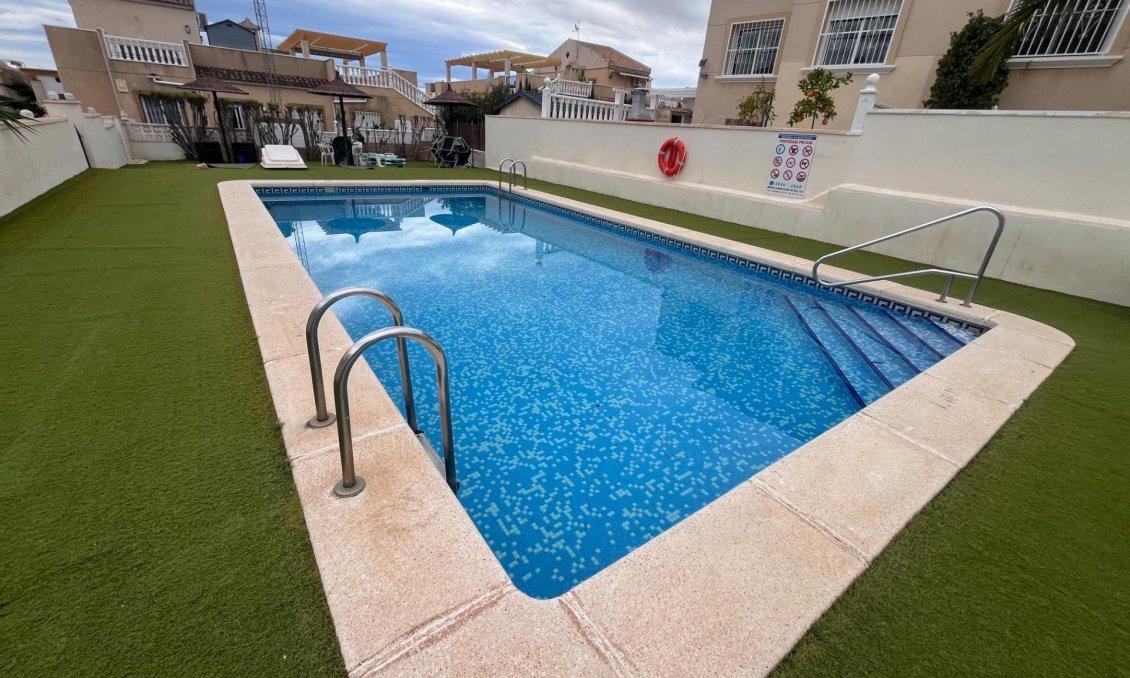 Resale - Duplex -
San Miguel de Salinas - Las Filipinas
