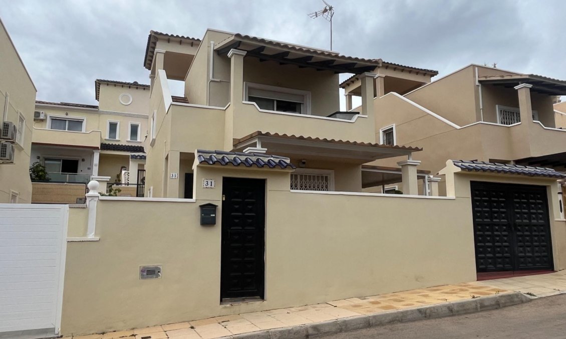 Resale - Duplex -
San Miguel de Salinas - Las Filipinas