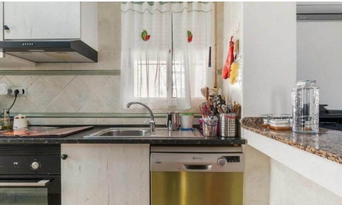 Resale - Duplex -
San Miguel de Salinas - Las Filipinas