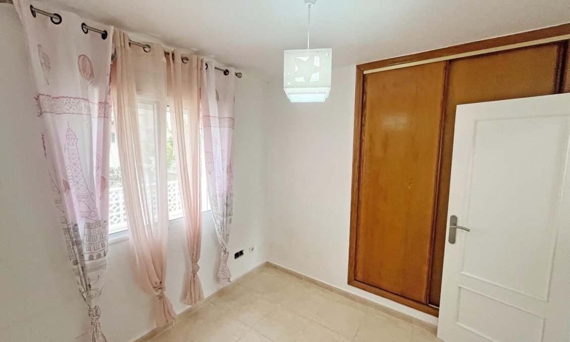 Resale - Duplex -
San Miguel de Salinas - Las Filipinas