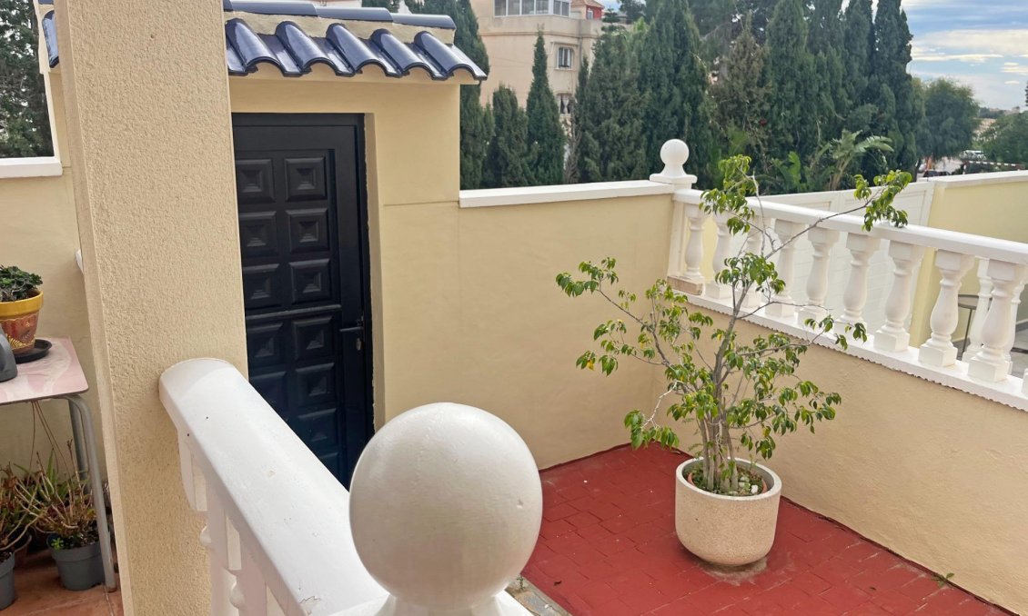 Resale - Duplex -
San Miguel de Salinas - Las Filipinas